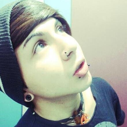 i'm 19 years old, i am a guy from chile... and i like the music...