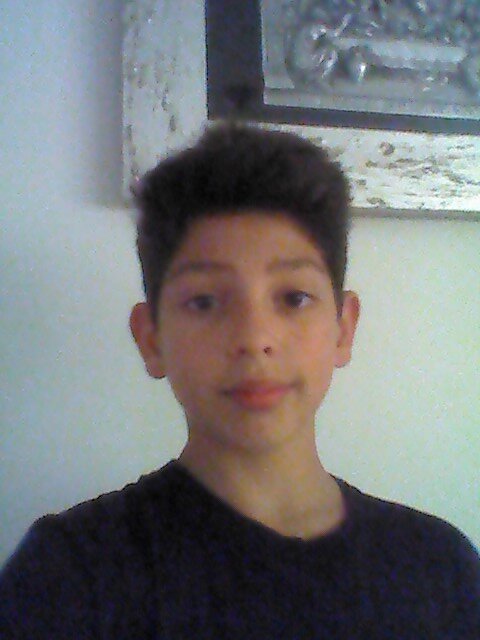 SIGO TODOS DE VOLTA.....Apenas um rapaz de 16 anos com gosto musicais dos anos 80.Tento estar sempre em contato com a natureza e a minha alma  gémea.    ॐ ☯ ☮ ✌