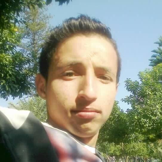 هذا أنا....:)
¤أسلوبي غريب أحيانآ
¤أغيب كثيرآ ولا أسأل
¤أشتاق ولا أخبر أحدا بذلك¤شخصيتي معقدة لن يفهمها أحد
¤لكن بين أضلعي
¤قلب صادق لا يخدع أحد