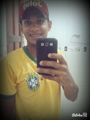 ...Eu gosto de gente bem Humorada, de riso fácil, de abraço apertado. Gente de coração, gente que faz amigos pela amizade e Amar só Pelo amor...