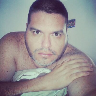 Diseñador Gráfico y profesor universitario.