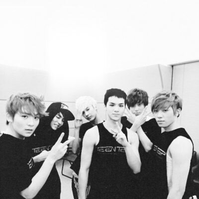 shoho1121's profile picture. ‏طآلبه جآمعيه بكلوريآ آطمح للأفضل فمآ توفيقي إلآ بالله آنسانه  آعشق آلهدوءَ I LOVE K-POP ~ **♡ SUPER JUNIOR ♡EXO♡ SHINHWA ♡FX ♡ SNSD ♡_♡ T-Ara ♡