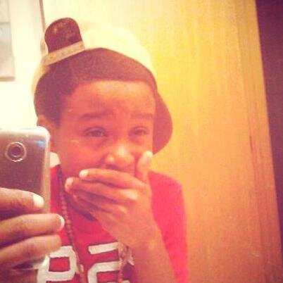 25Kingbrown's profile picture. “People who work together will win, whether it be against complex football defenses, or the problems of modern society.”  ツ ♛