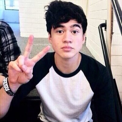 Just a few girls who may or may not be obsessed with calum hood