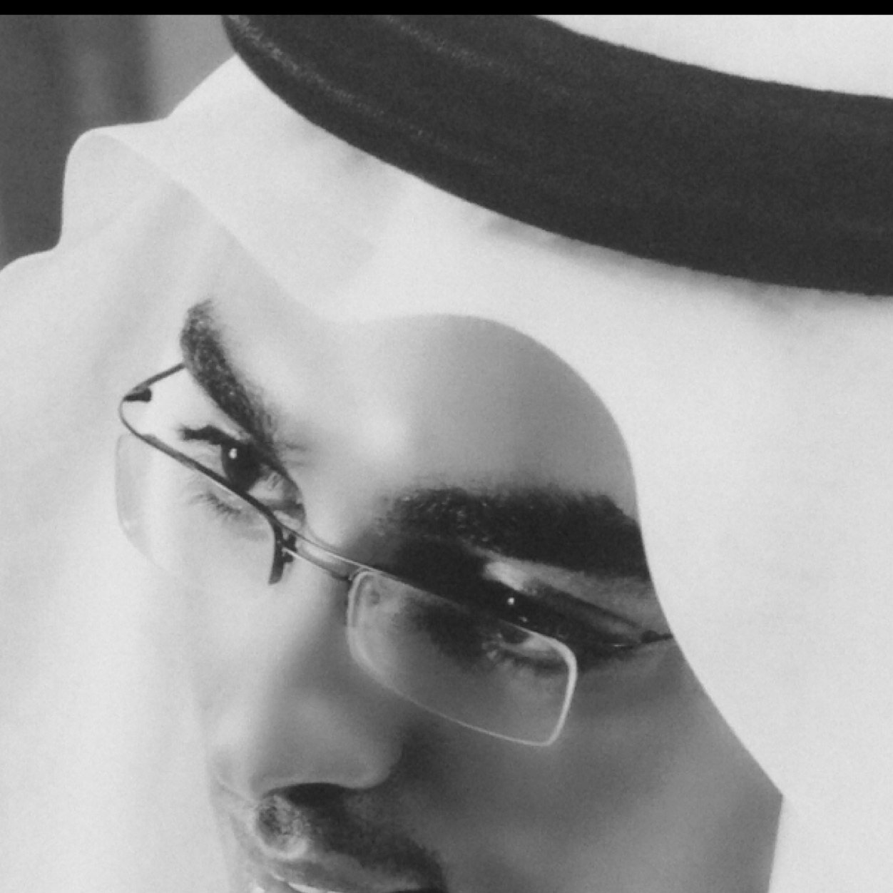 البشاشة، والخلق الحسن، والكلمة الطيبة، والقلب النقي الأبيض ؛ هُم الجمال الحقيقي لأي إنسان ......كلمات راقت لي..
