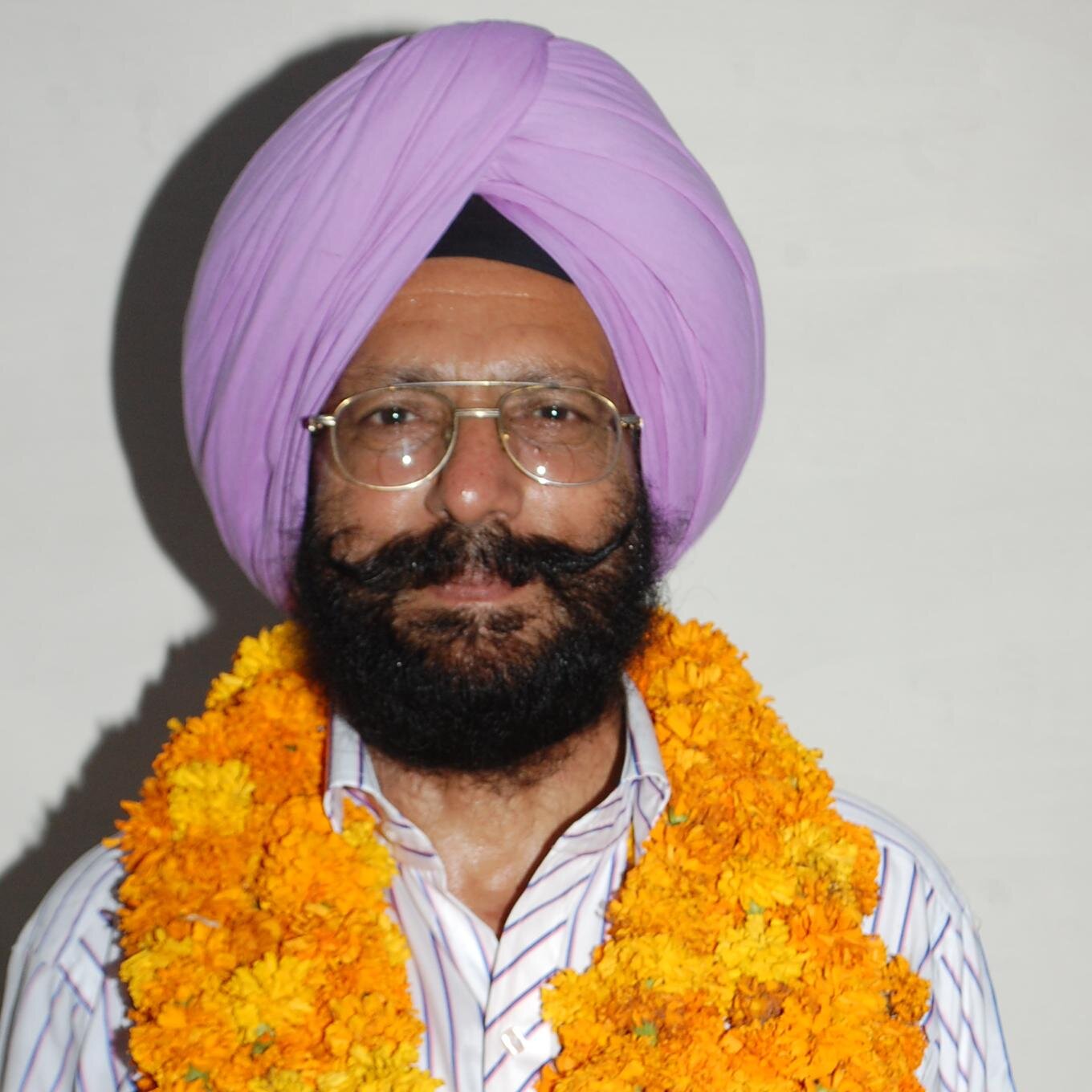 B.A. (English Medium), M.A. (English & Panjabi), LL.B, LL.M , Ph. D in Law (doing), Senior Scale Stenographer, Guru Nanak Dev University, Amritsar