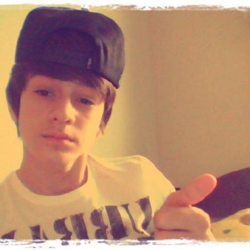 Gosto de skate, amo sorvete , Amo games !