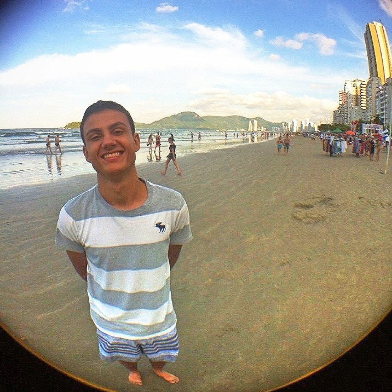 Quem se define, se limita..