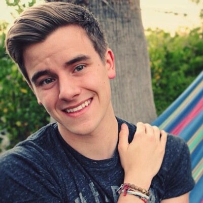 fan_opinions's profile picture. DM me something about a fan or the boys and I will post it (: