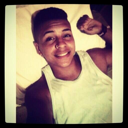 - Eu sou rebelde, desbocado... revoltado e sem vergonha...♪♫ '