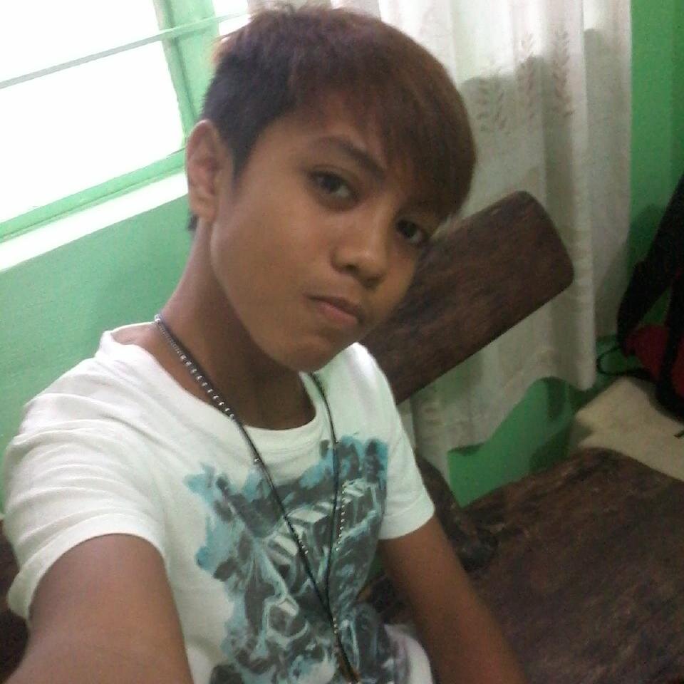 Short sentence ... I love everyone who loves me .. :))