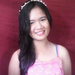 simple student, songwriter, singer, simplistic, soon 2 be a rockstar, fashion designer, luv music