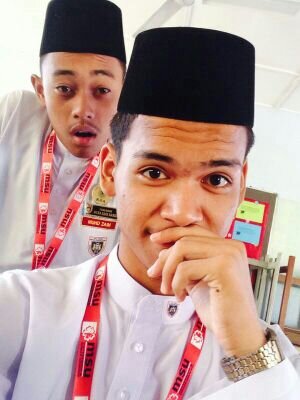 * Offficial Zamri Parjan * Star Spm Victims * Nice 7teen * Be a great Friends and a great Slave * May Allah bless us , Amin :')*
