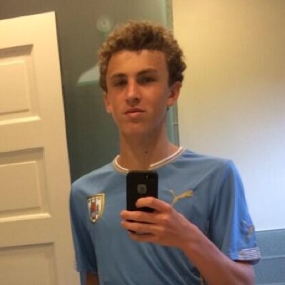 still tryna find out what this nigga was thinking about when he took this selfie