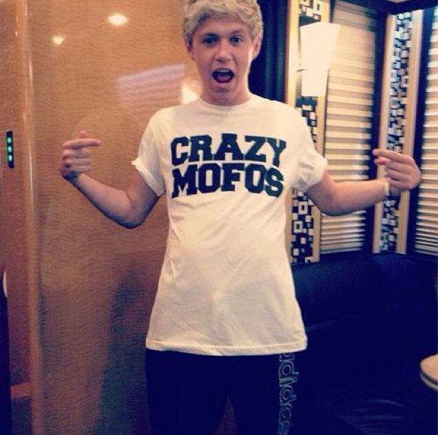 @onedirection @5SOS #SHINee #TeeWolf
 Follow @Hola_aloH_