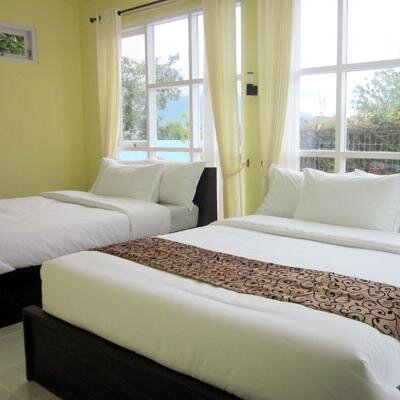 Family Gathering -  Meeting - Beautifull View & Place - Call (0341) 591 963 - e-mail : Info@villatoetie.com