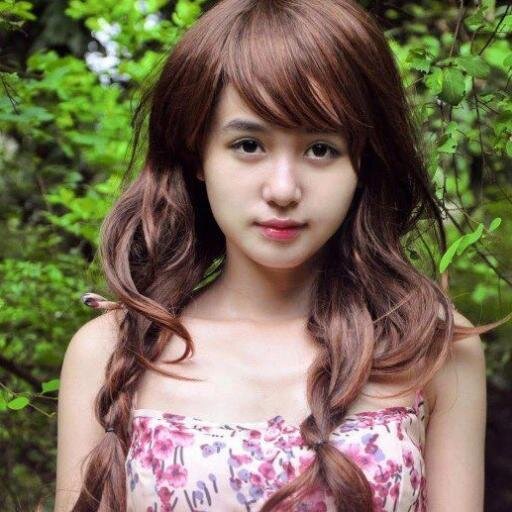 I love traveling around the world. I want to share my moment to everyone ^_^