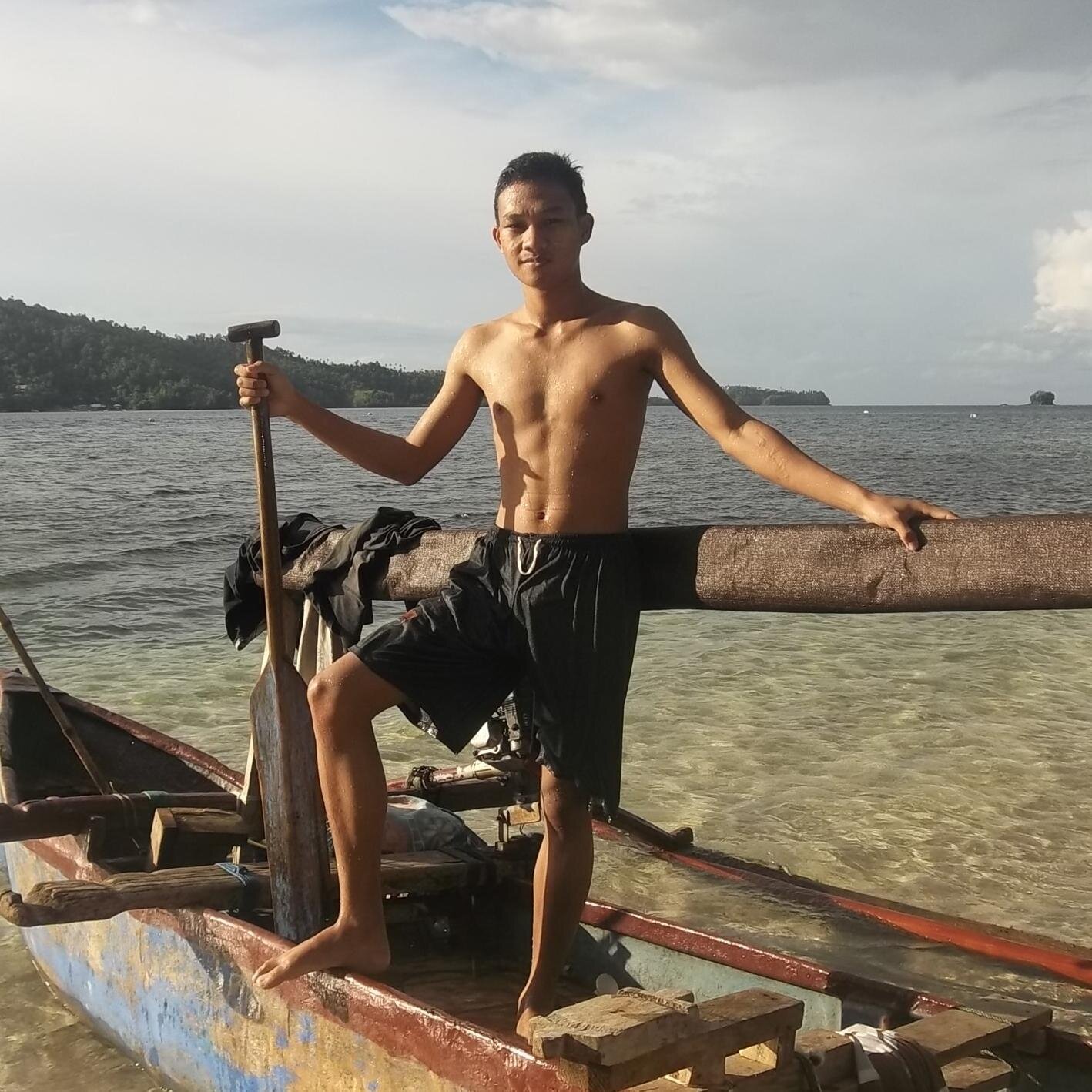 Stefanly Bryan Mahamurah - Tahuna,20September1995 - SMKn3Tahuna - jurusan Multimedia, SulawesiUtara...