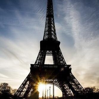 dnzdnzer's profile picture. Buralara fenomen olmak için gelmiş zavallı bir mimarlık öğrencisi