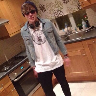 free follow from @floralcliffordx just ask for a follow back
