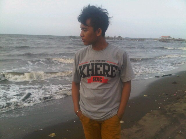 FikriAmstrong's profile picture. 