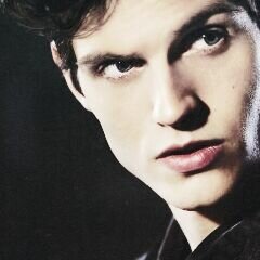 tsunamitotsuki's profile picture. I wish that I could wake up with amnesia.