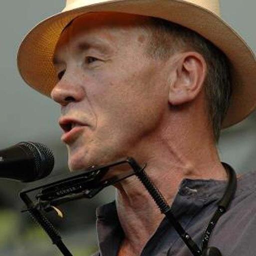 EpostPr's profile picture. Vissångare/skådespelare. Turnerar runtom i norden med visor av bl.a. Dan Andersson, Evert Taube och Nils Ferlin.