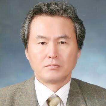 yclee998's profile picture. 