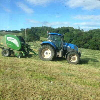 New Holland trained AG engineer, now self employed. 200 acres in South Devon finishing cattle. Newton Abbot young farmer, Exeter Cheifs fan, love a beer or 2