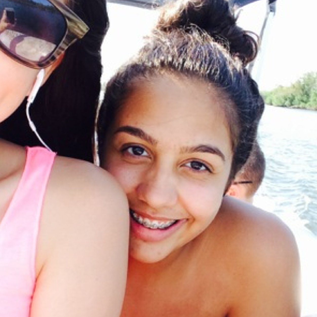 isacerecedoo's profile picture. I wish I could wake up with amesia and forget about these bands.