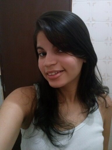 Filha do REI todo poderoso.
...O som da tua voz é o mais precioso para mim...(8)