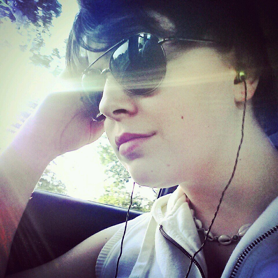 Hi! I'm Daniella and my best friend is @AmazingPhiona. I love ALL MUSIC. Otaku-4-Life! I LOVE LOVE LOOOOOVE TURTLES! Bi, 15, Loves everyone :*