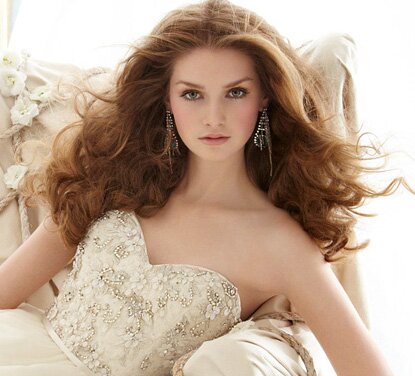 Duchess of Suffolk.  The witty, smart and beautiful wife of Charles Brandon best friend of Henry VIII.
History_Fiction  RP 18+