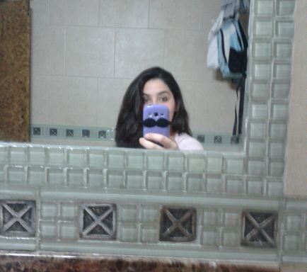 hola soy anabella , amo tenirme,piercing,unas y musica electronica, aguante hardwell, avicii y david guetta .
