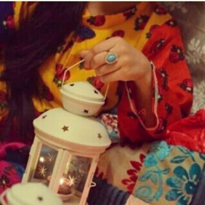 ‏‏‏خالية منْ الحبْ فلاّ تخدعگمْ گتاباتي،أحببتُ  شخص فَ فقدتهُ واگتفيت ♡♡ ْ