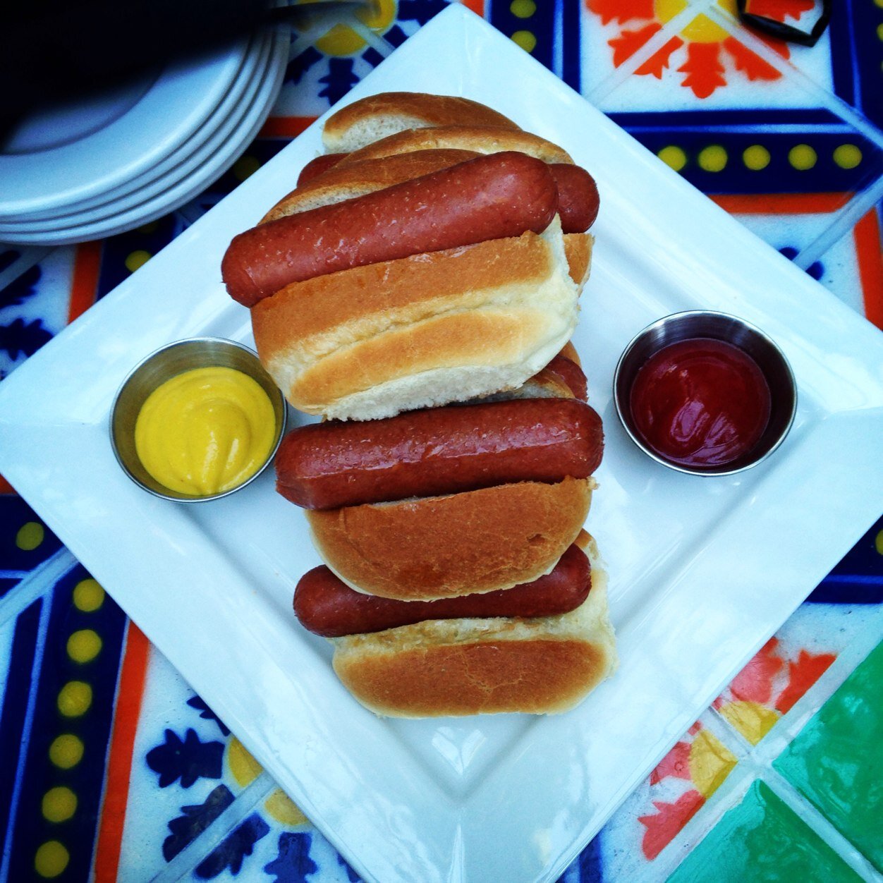 narrow lounge Profile