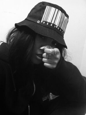 aint no holla back girl