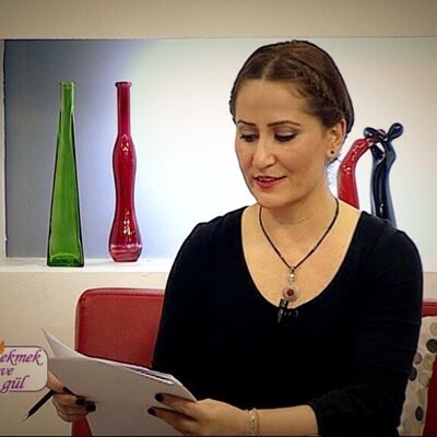Eski Hayat Televizyonu Ekmek ve Gül emekçisi - @diljenroni @SeyidxanSevinc @XalitT  Menajer