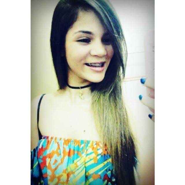 Para quem anda fuçando minha vida na esperança de me encontrar na pior: Desculpa decepcionar, mas eu estou bem pra caralho.
