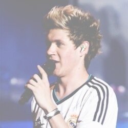 assssscraics's profile picture. Follow @niallslegz pls