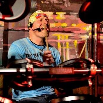 Manager/Drummer of Ice Breaker/  
Teacher at Pinecrest Public School
http://t.co/a4zXjnuw1U