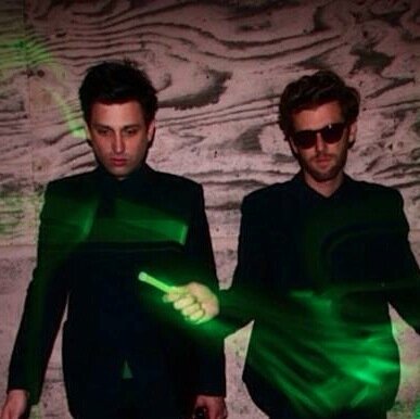 femmefatality's profile picture. Darkwave synthpop w a murderous motif 💀🎹🔥