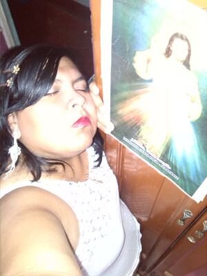 Soy una chica alegre, divertida, amorosa, cariñosa