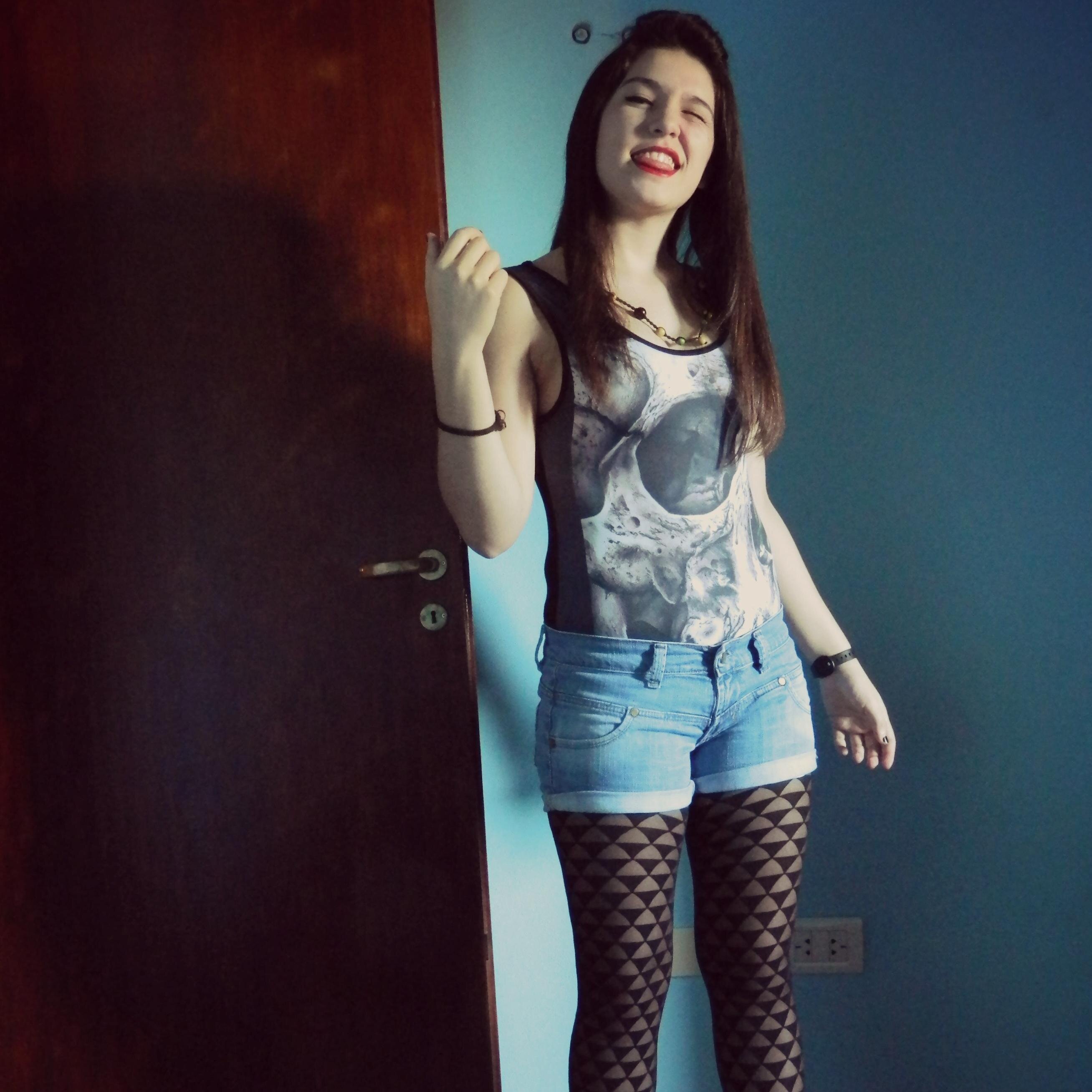 Gorda fan de la milanesa y la CocaCola. 16. Bien petiza. 'Yo viviendo en un pasado con ella. Y ella viviendo en un futuro sin mi.' #SLB #NTVG #DLGP #LB
