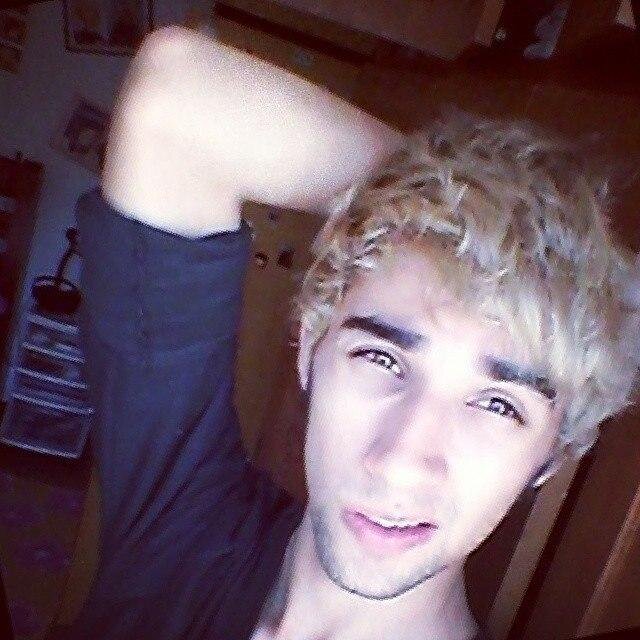 Hoje serei eternamente hoje. Hoje serei eternamente eu. (8)
