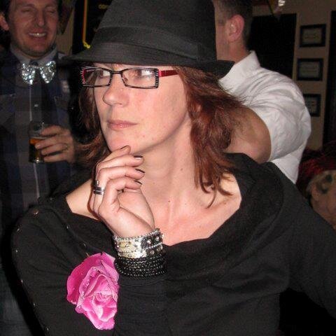 bloemenindewind's profile picture. kunst maken, heerlijk leven, projecten bedenken en heel veel schilderen. nu nog BEKEND worden en HEEL VEEL KUNST VERKOPEN en exposeren!