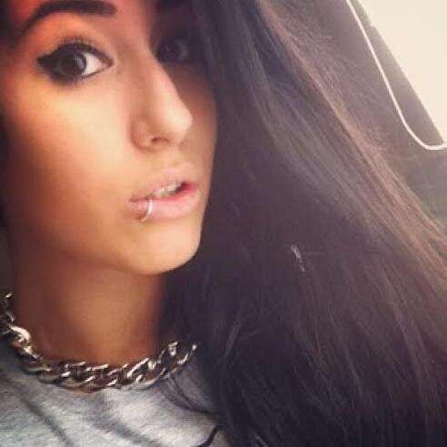 ~ Pour etre irremplacable, il faut etre différente. ~ #TeamItalia. #Snapchat : pinkbhlw #Insta : MathildeBhlw.