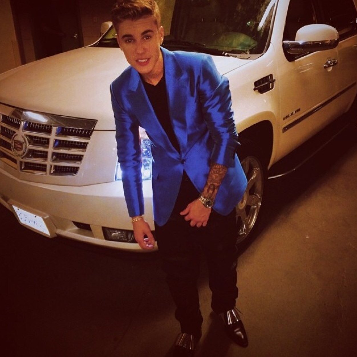 Hello(: this is a free follow! Please follow @gtfobizzle and she will follow back. Thanks a bunch
