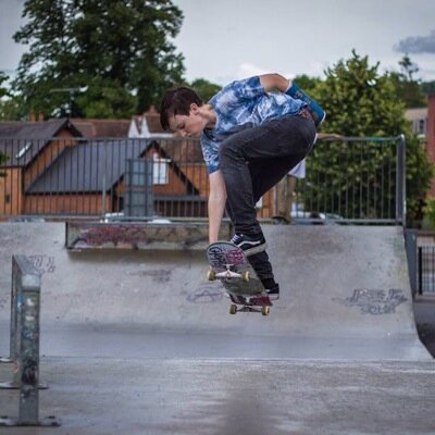 JamesFox2000's profile picture. I MAKE VIDEOS FOR THE INTERWEBS ALSO SKATEBOARD EVERY DAMN DAY