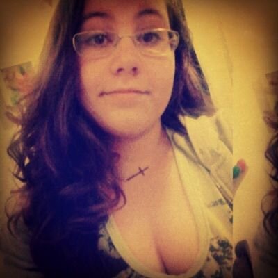 mariana_tesch's profile picture. I love music 
Que o vento leve o necessário e me traga o suficiente :)